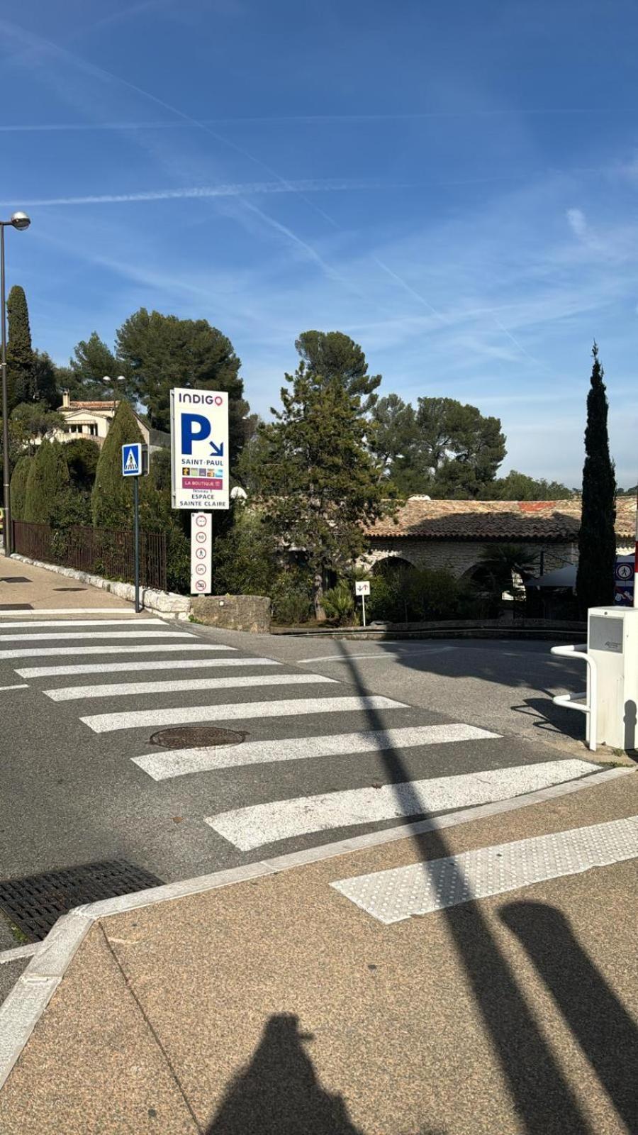 L'Elegante - Maison De Ville Avec Bains A Remous - Parking Inclus Saint-Paul-de-Vence Eksteriør billede